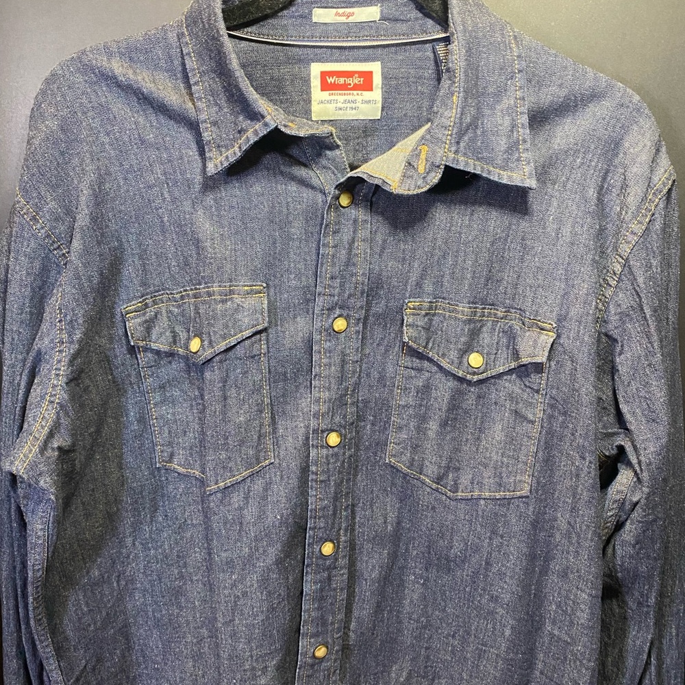 Wrangler Men's Dark Blue Button Down‎ Shirt